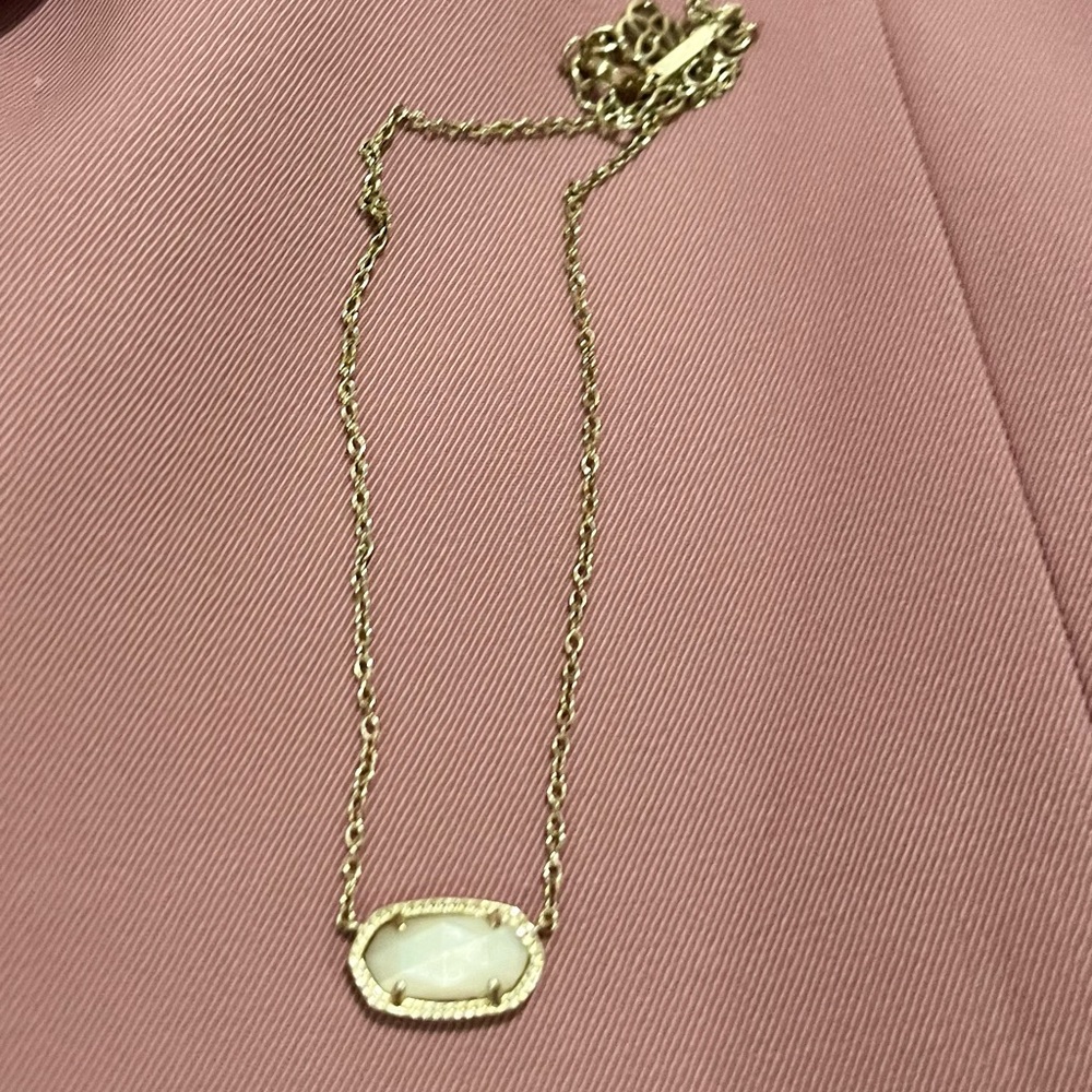 Kendra Scott Necklace
